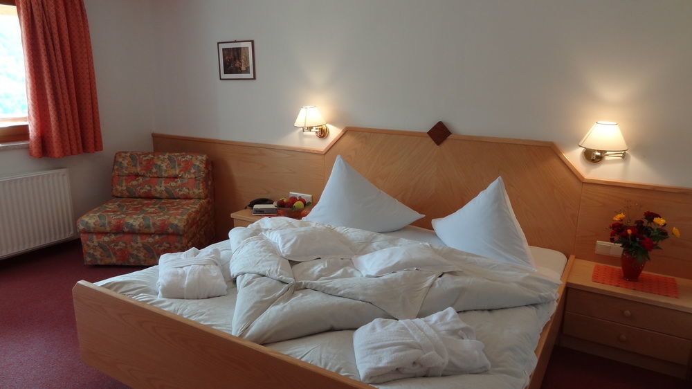 Hotel Alpenland Moso Bagian luar foto