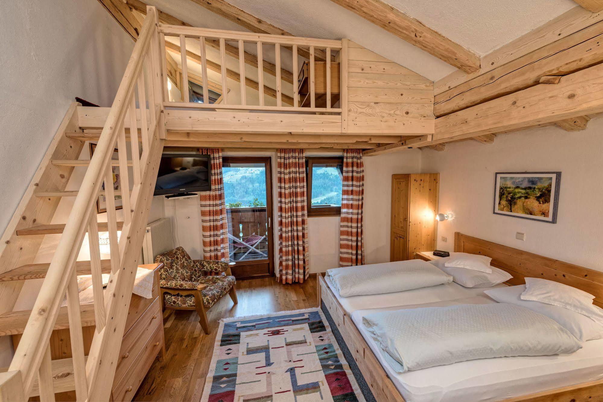 Hotel Alpenland Moso Bagian luar foto