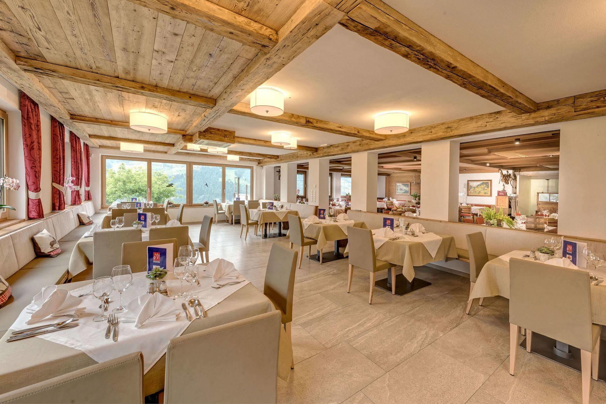 Hotel Alpenland Moso Bagian luar foto